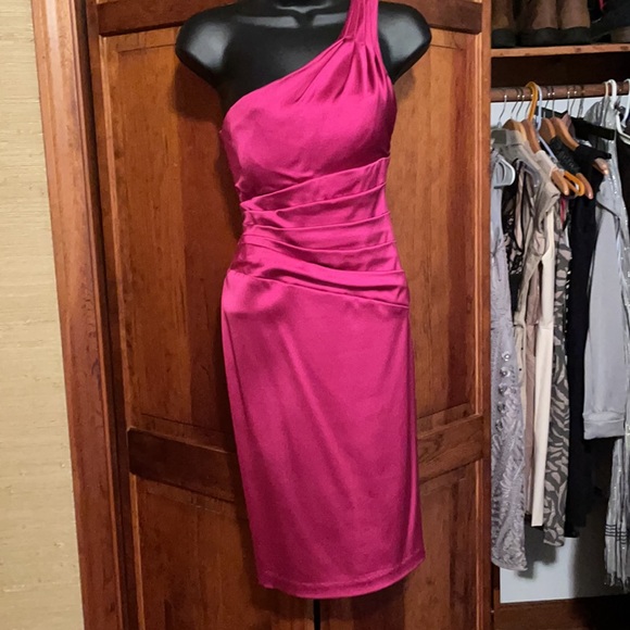 Cashe fuschia one shoulder cocktail dress - Picture 2 of 3